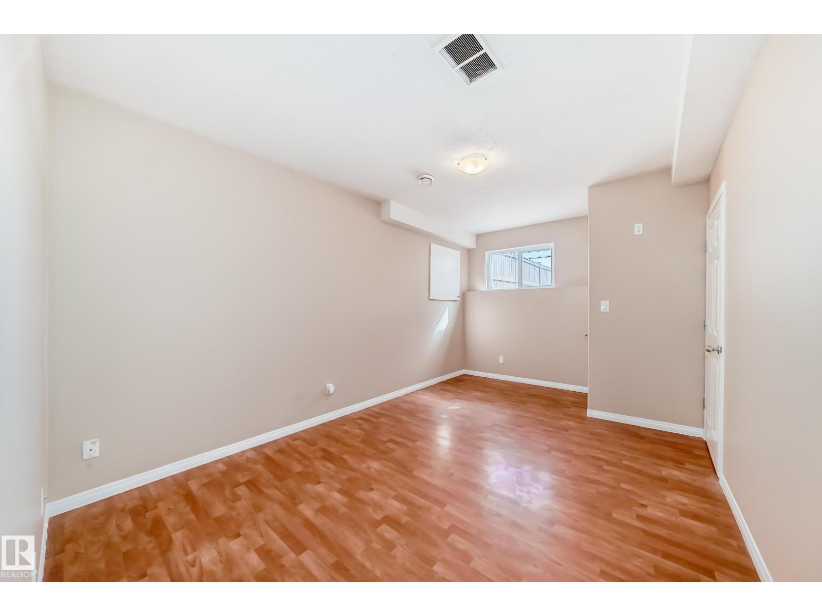 9825 156 ST NW - 35