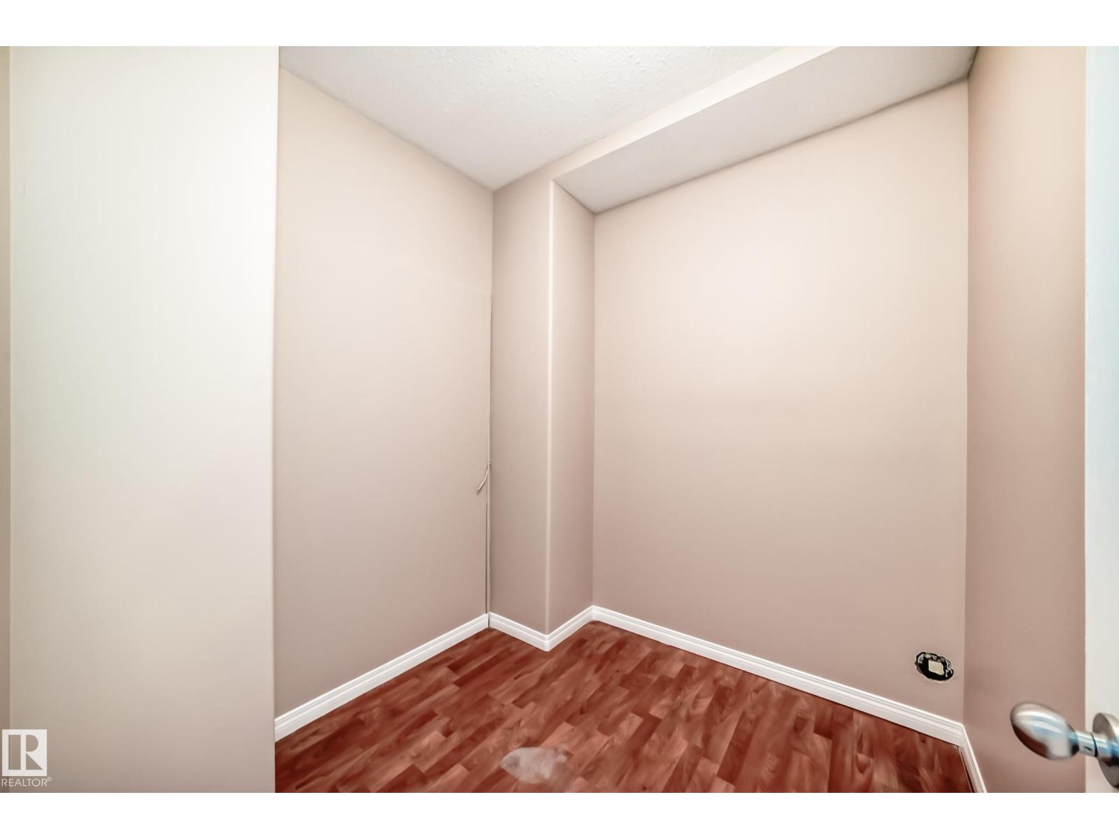 9825 156 ST NW - 54