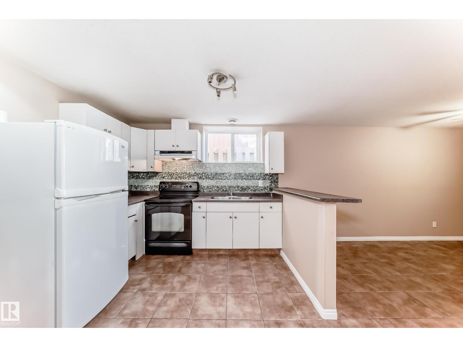 9825 156 ST NW - 42