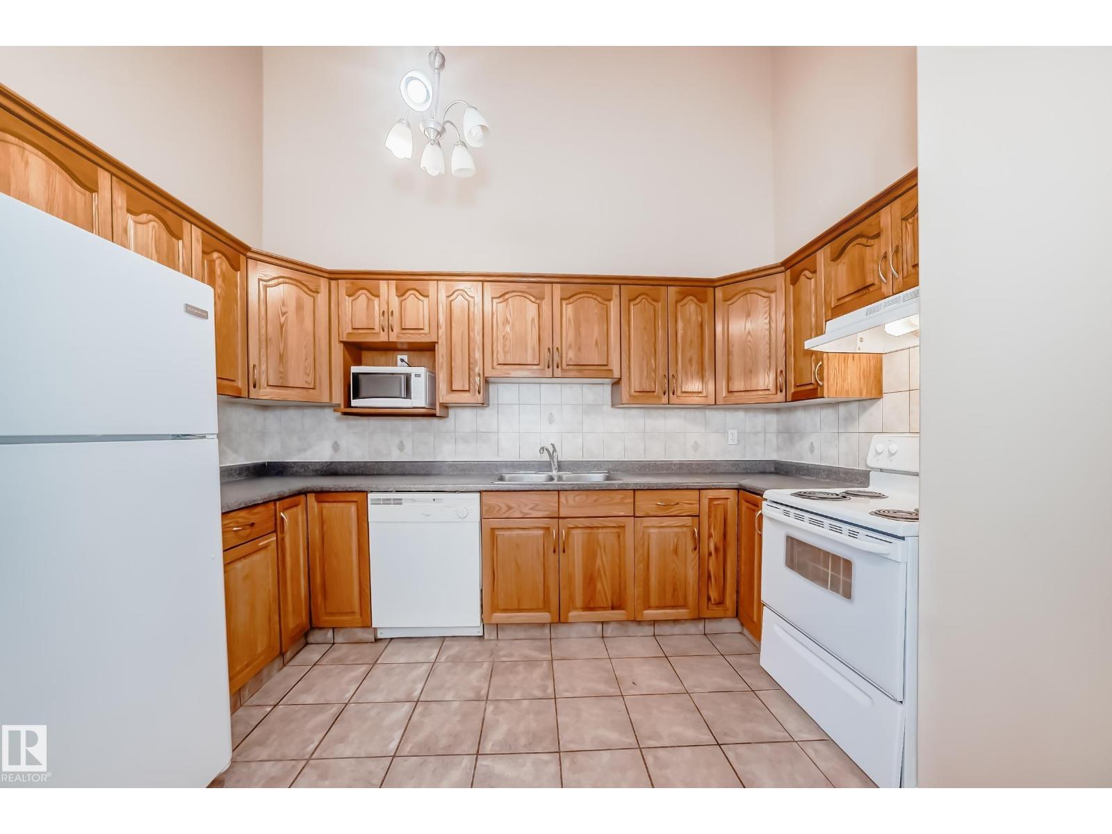 9825 156 ST NW - 4