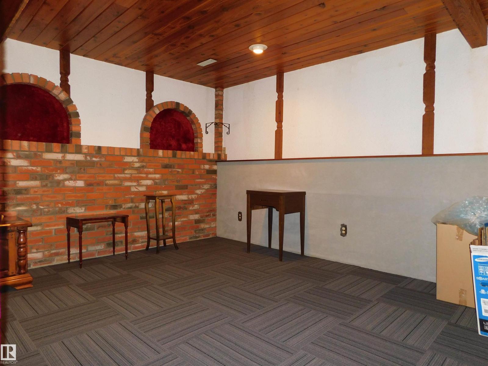 10908 30 ST NW - 15