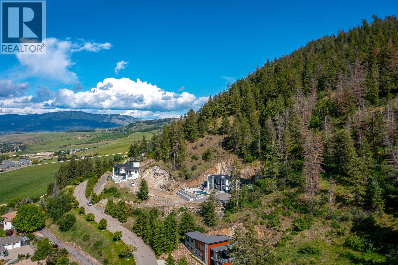  116 Sunset Boulevard, Vernon
