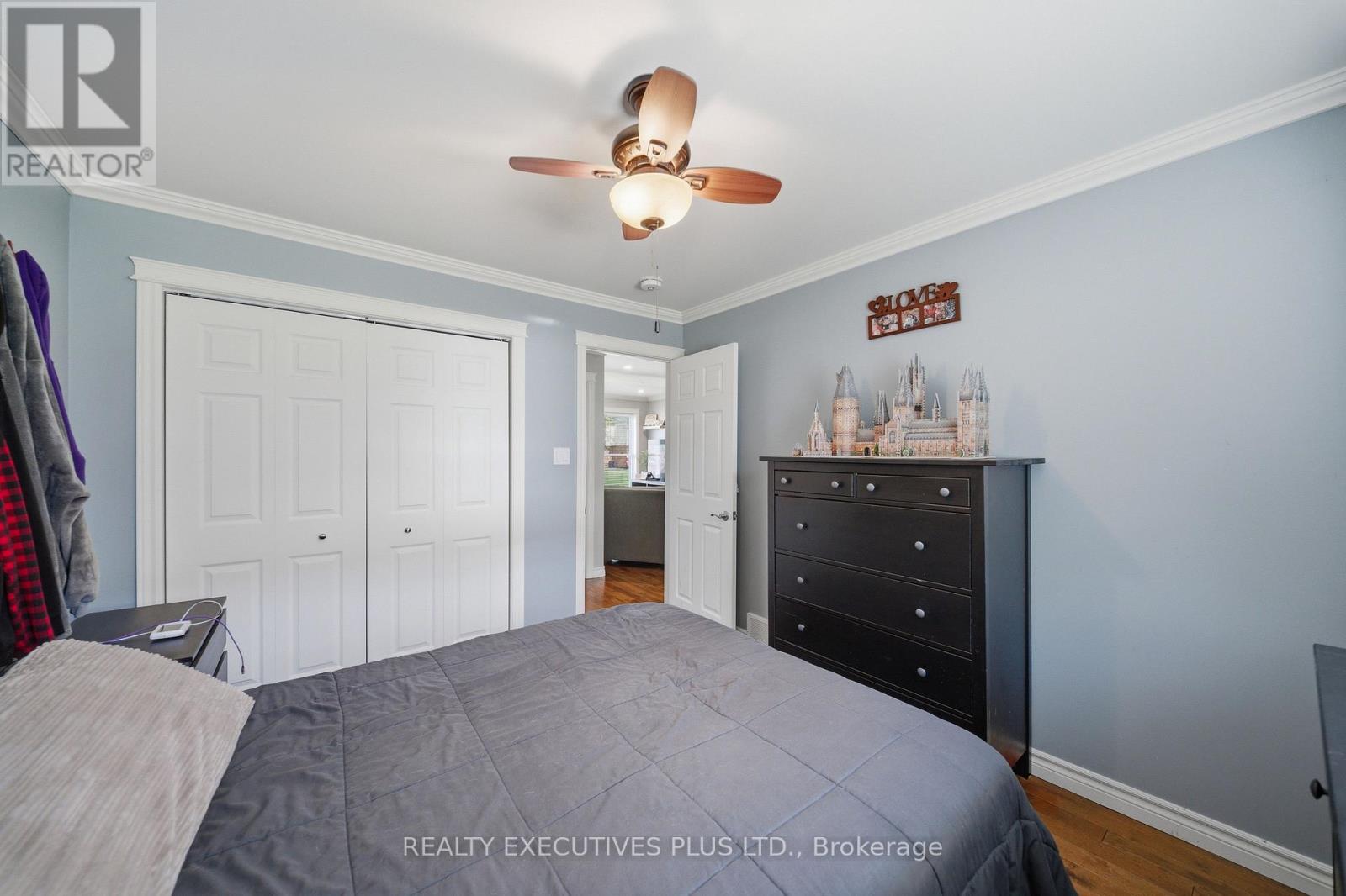 448 DOMINION STREET S - 13