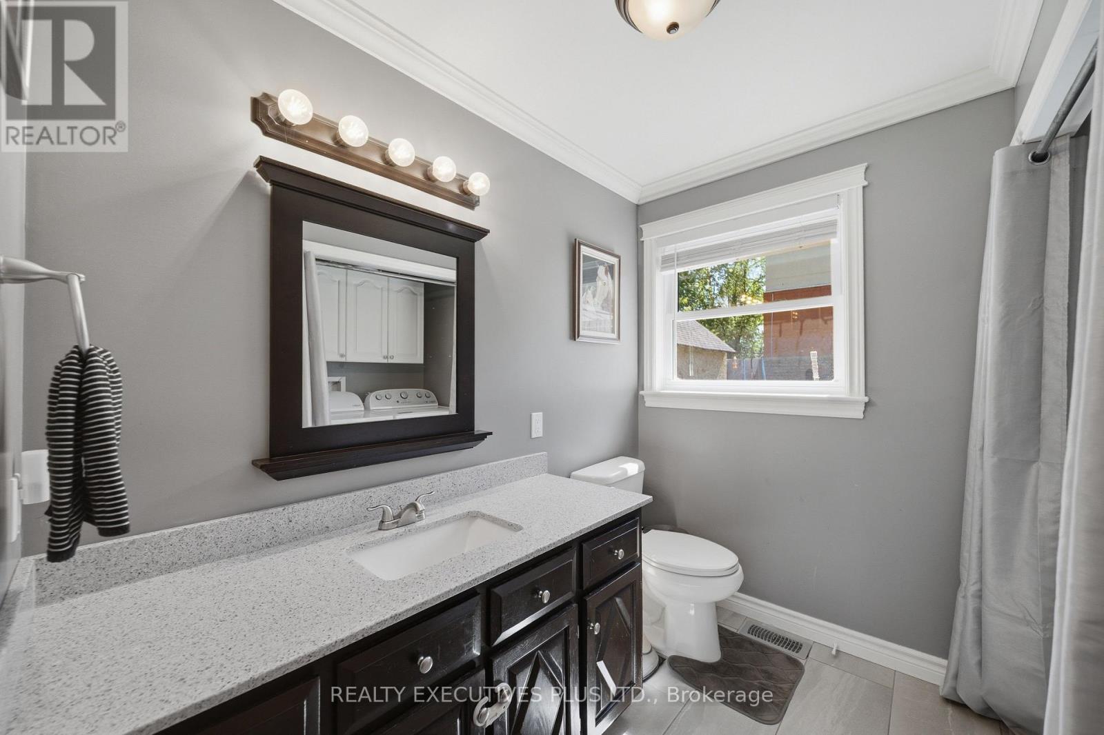 448 DOMINION STREET S - 16