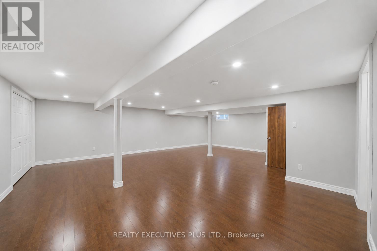 448 DOMINION STREET S - 22