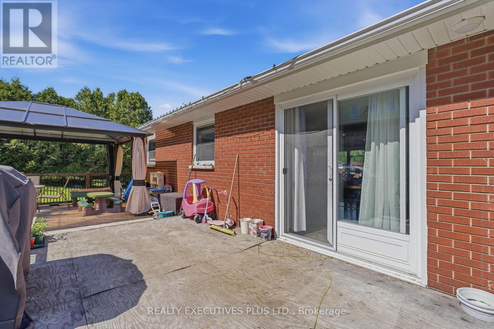 448 DOMINION STREET S - 28
