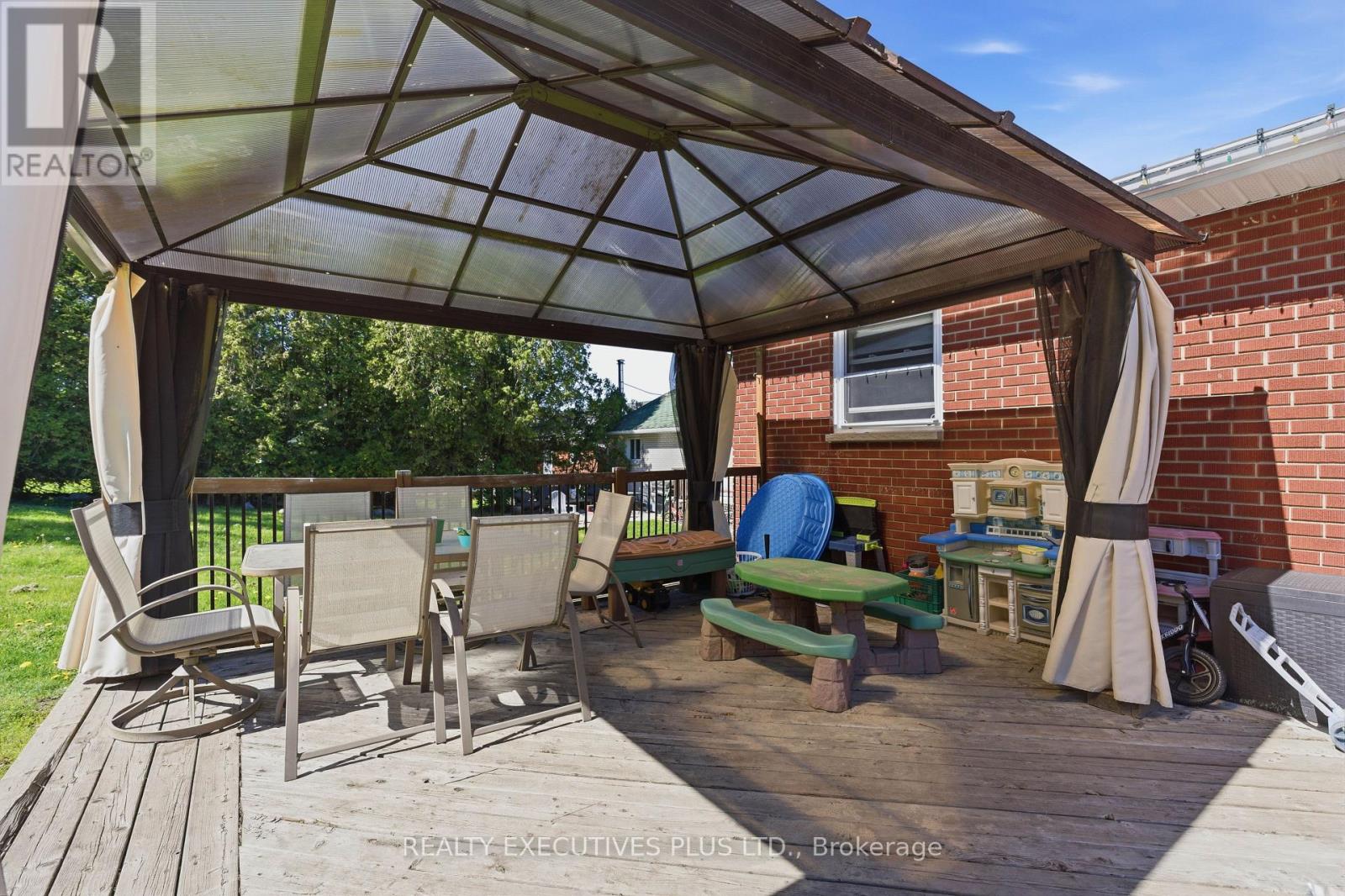 448 DOMINION STREET S - 29