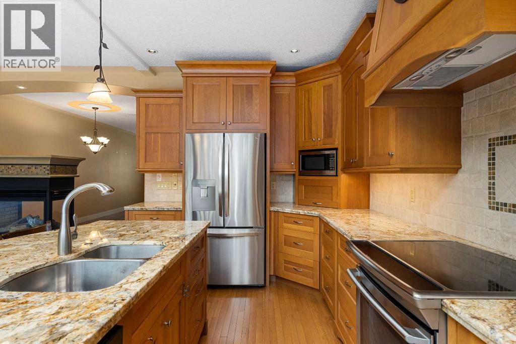 720 4 Street NW - 11