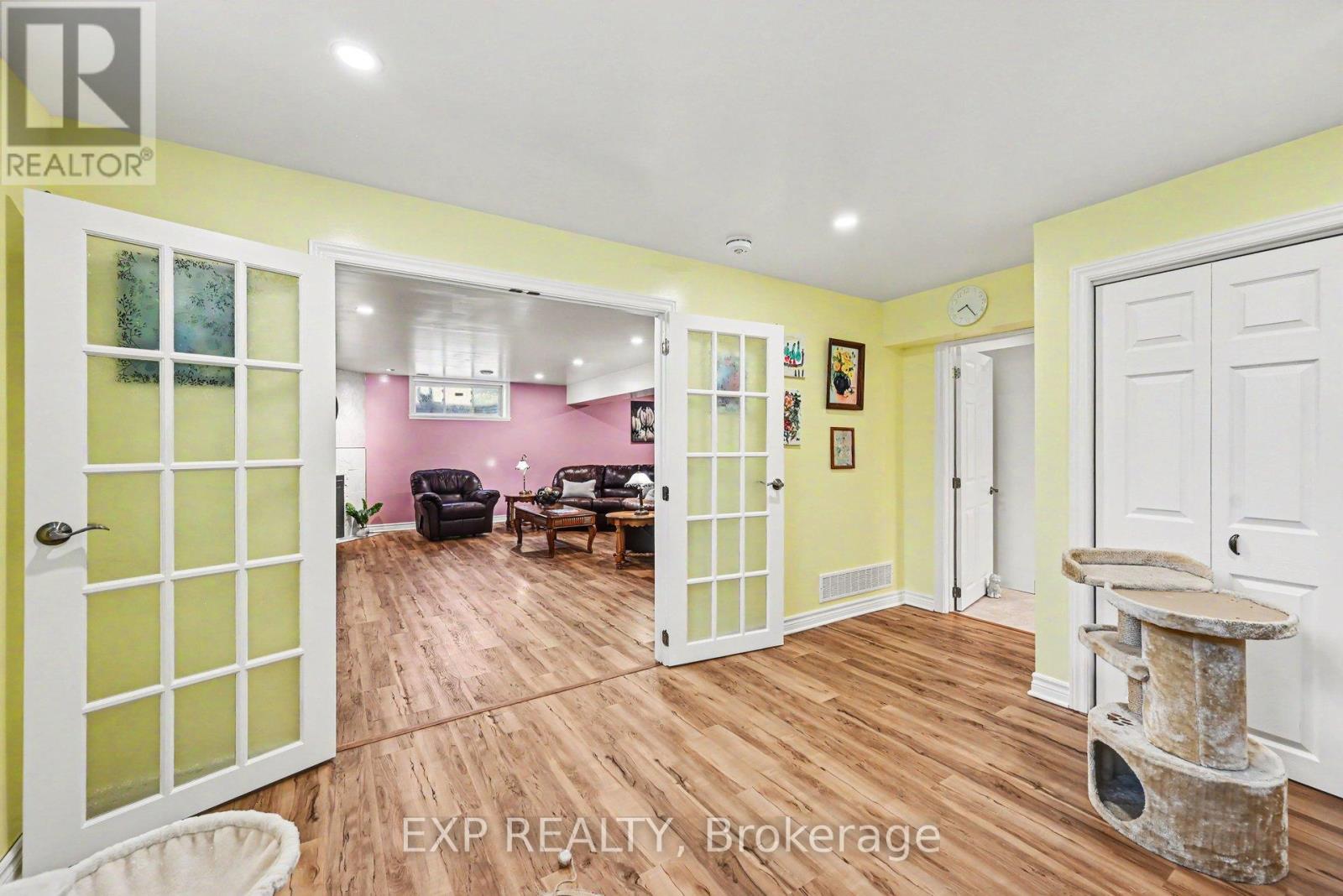 28 JIM BROWNELL BOULEVARD - 26