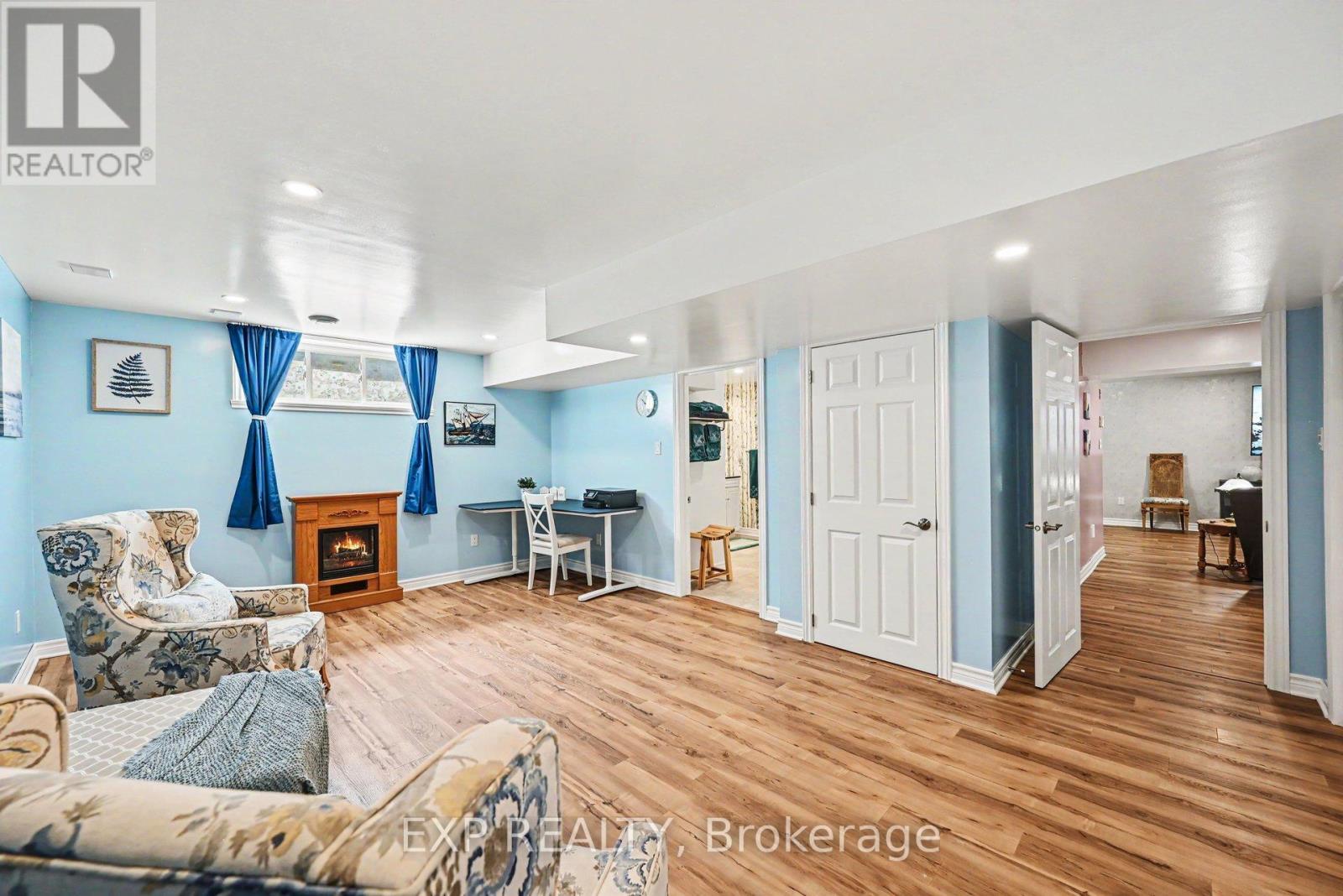 28 JIM BROWNELL BOULEVARD - 30