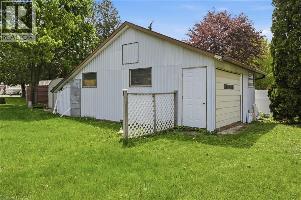 6 STEWART Drive - 32