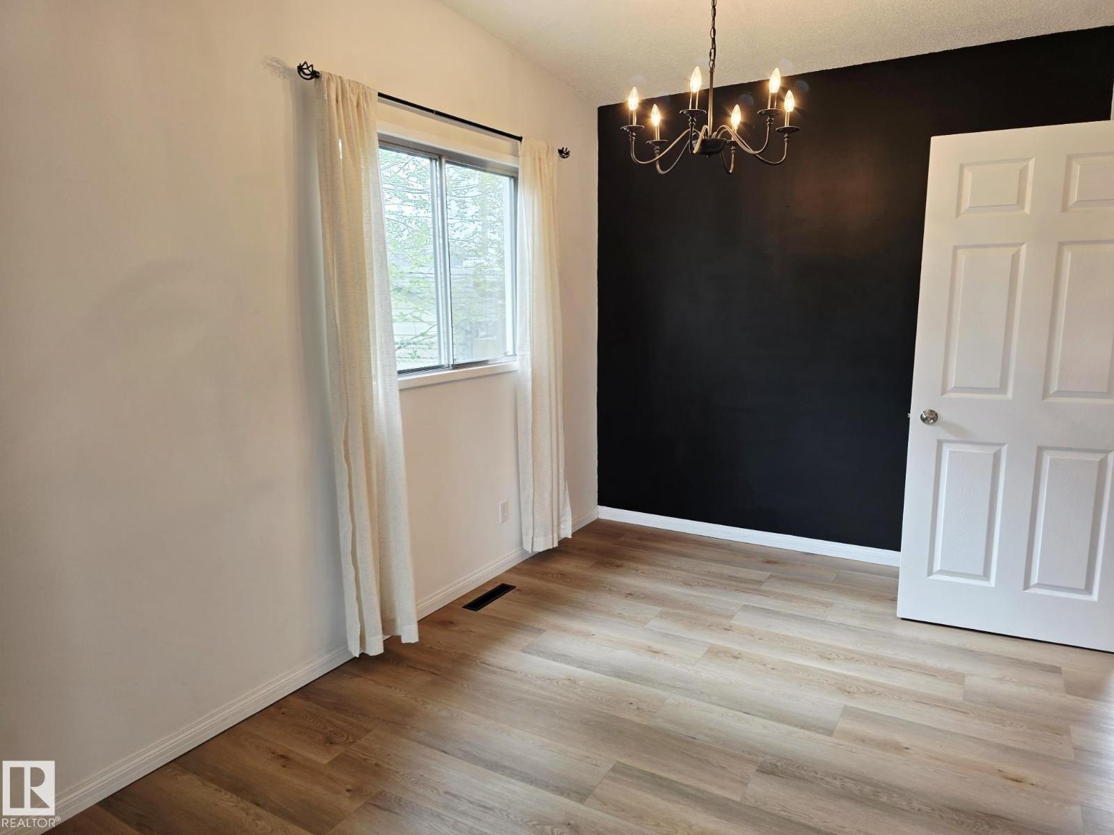 5204 43 AV — photo 10