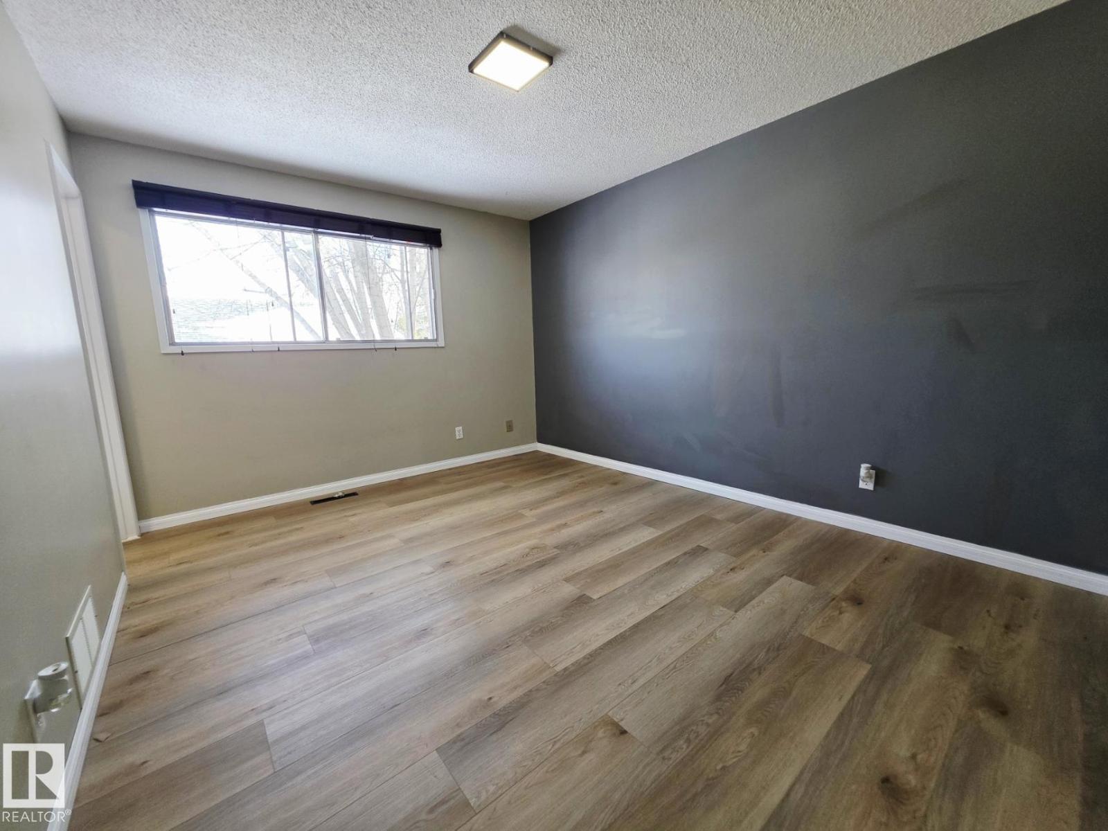 5204 43 AV — photo 21