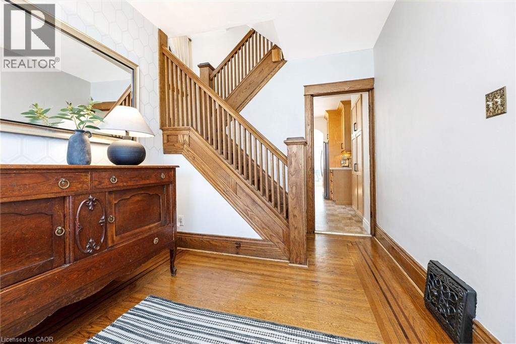 123 HILLCREST Avenue - 8