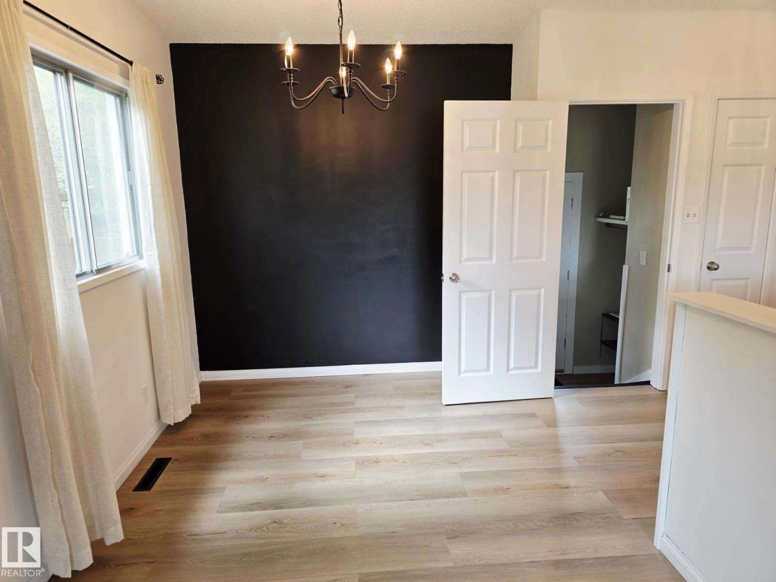 5204 43 AV — photo 11