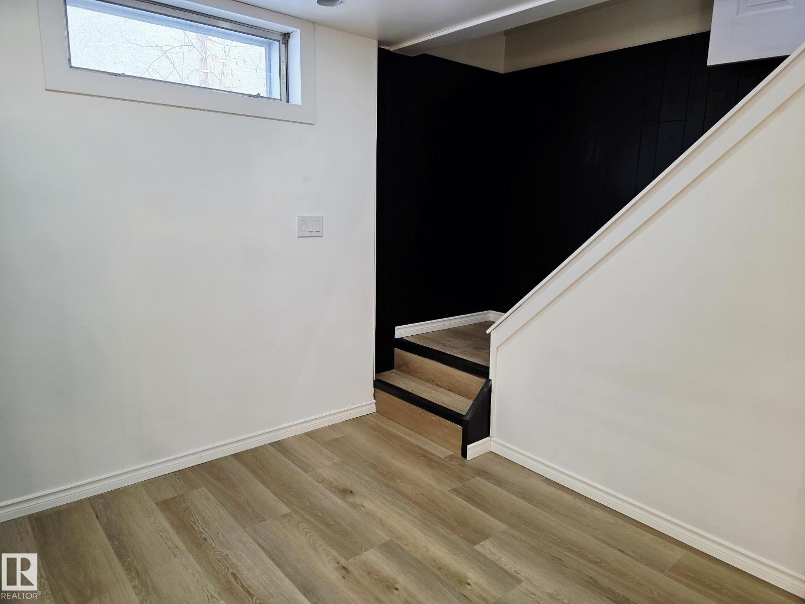 5204 43 AV — photo 32