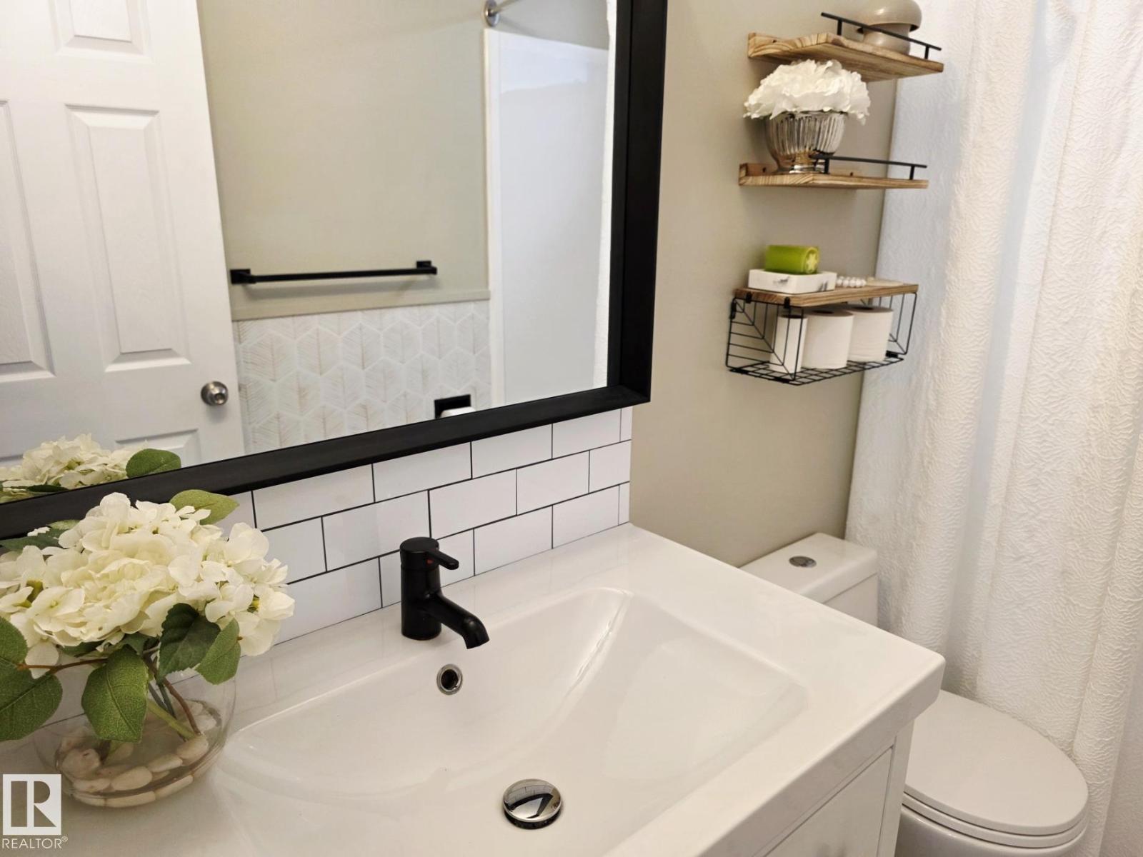 5204 43 AV — photo 27