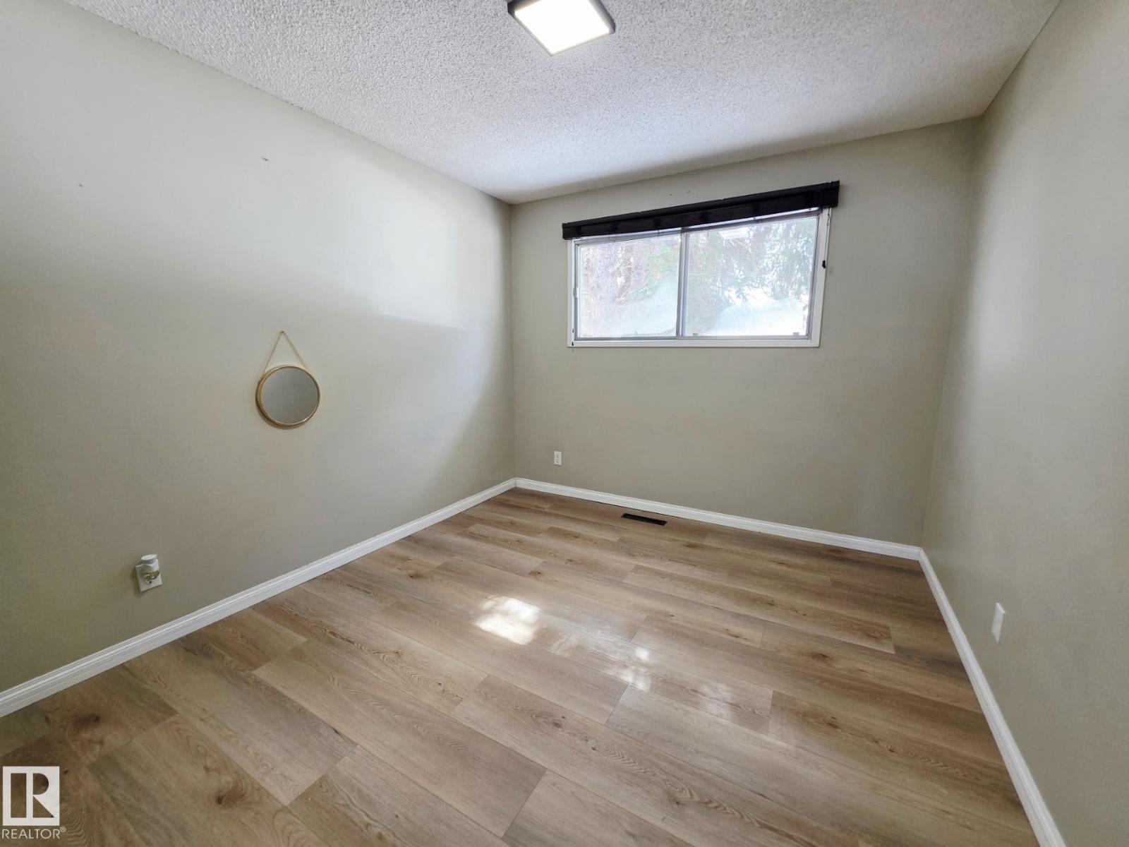 5204 43 AV — photo 28