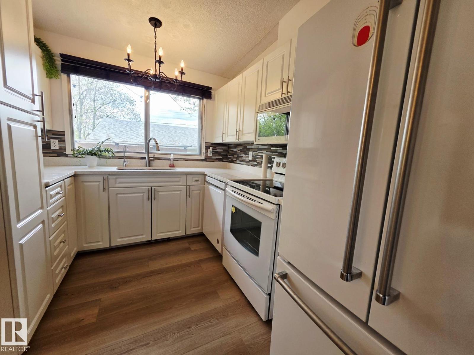 5204 43 AV — photo 16