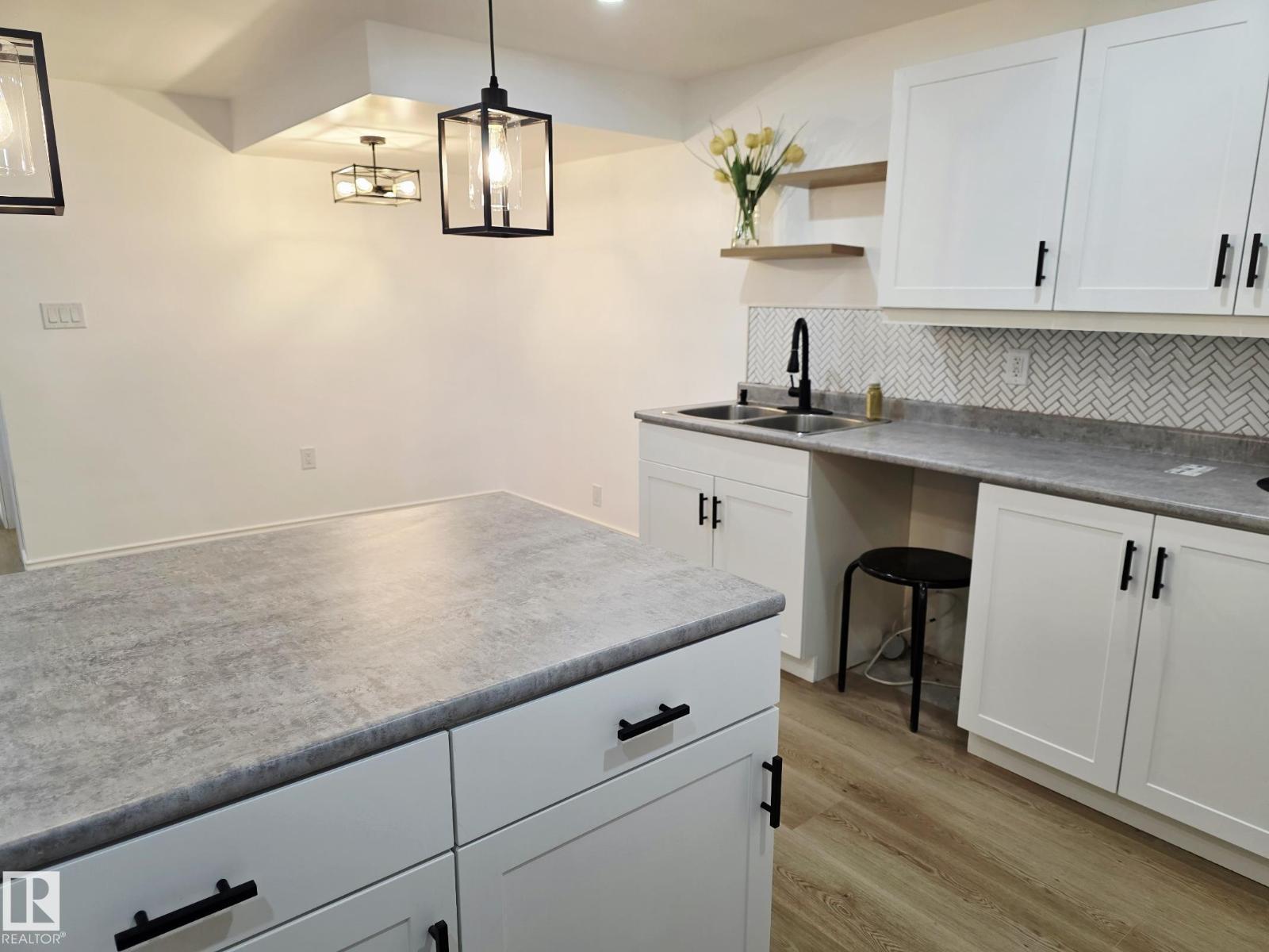 5204 43 AV — photo 40