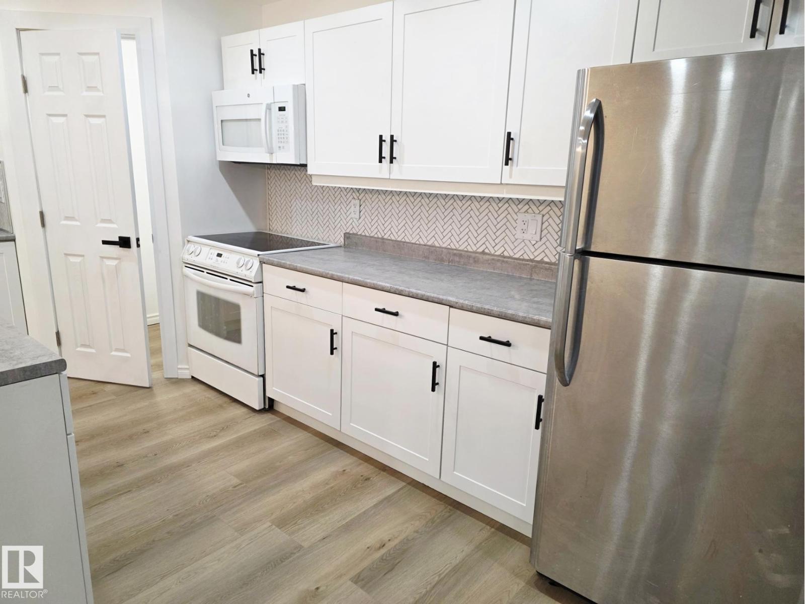 5204 43 AV — photo 38