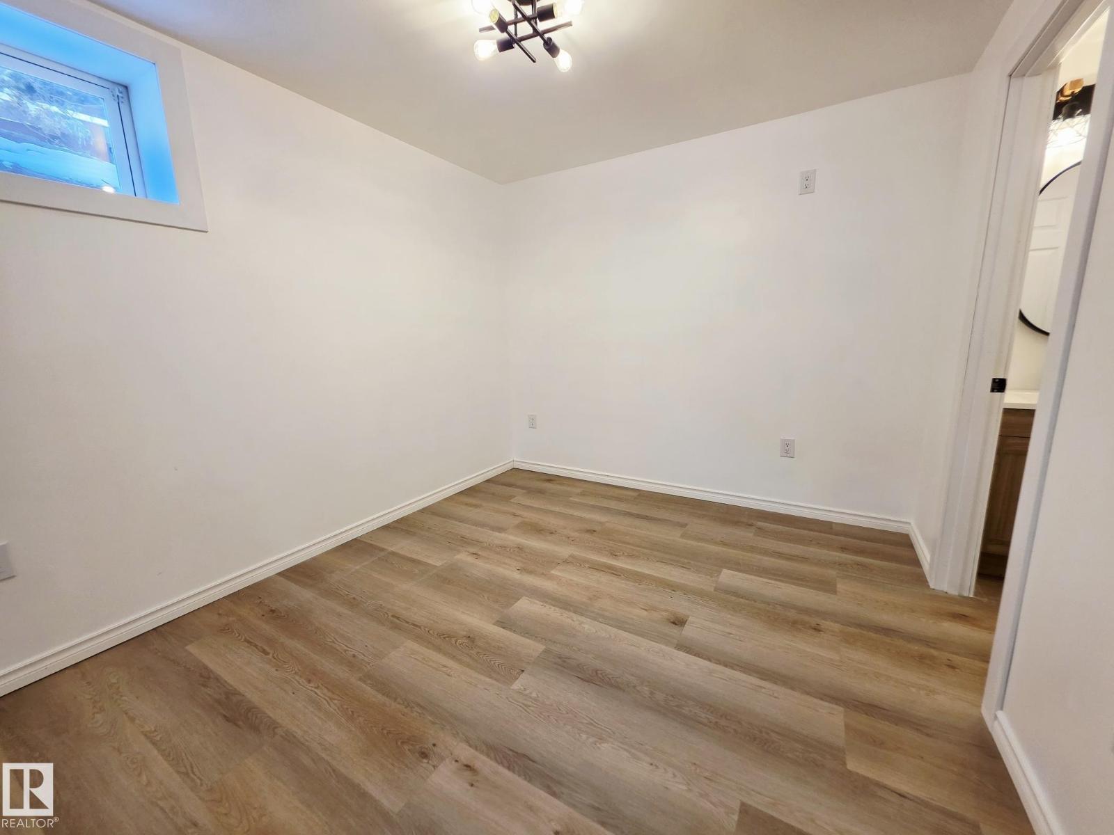 5204 43 AV — photo 45