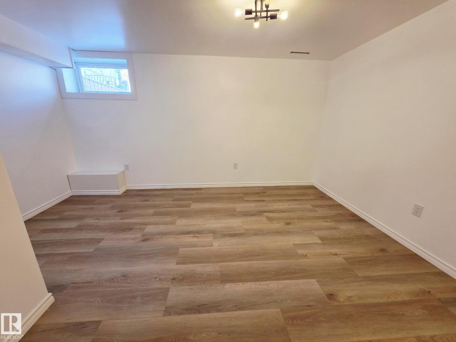 5204 43 AV — photo 48
