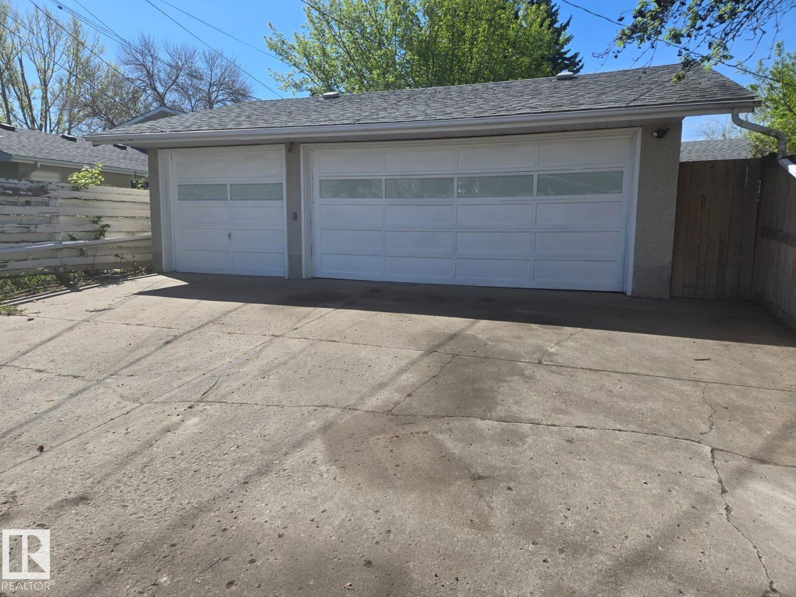 5204 43 AV — photo 63