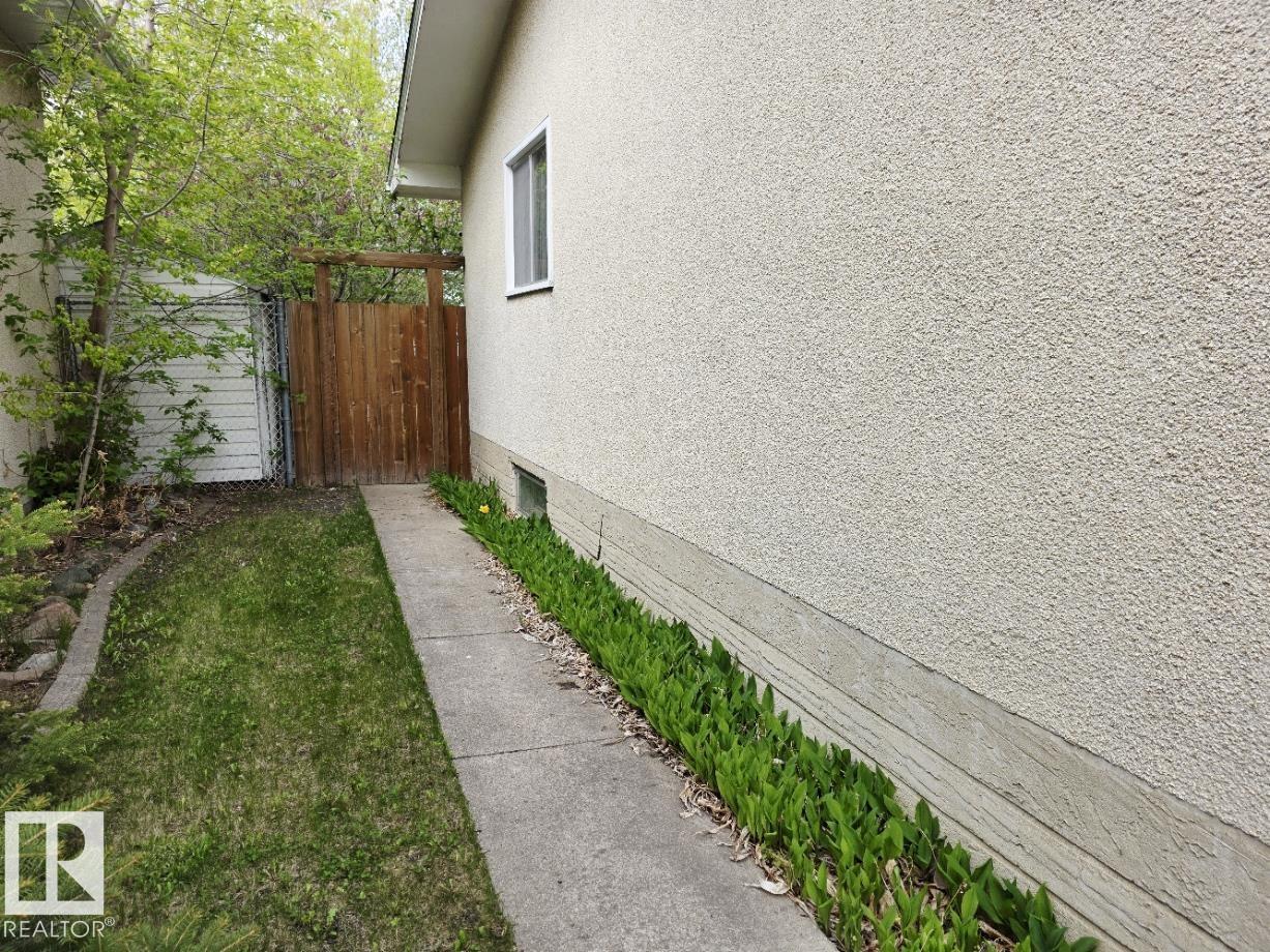 5204 43 AV — photo 54