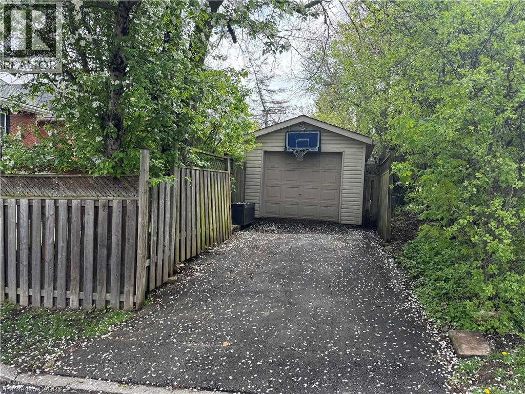 123 HILLCREST Avenue - 40