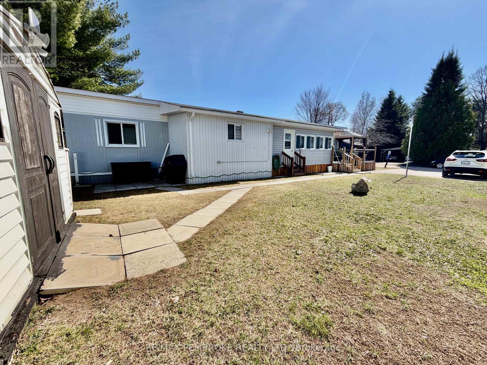 103 PINEHURST ESTATES - 19