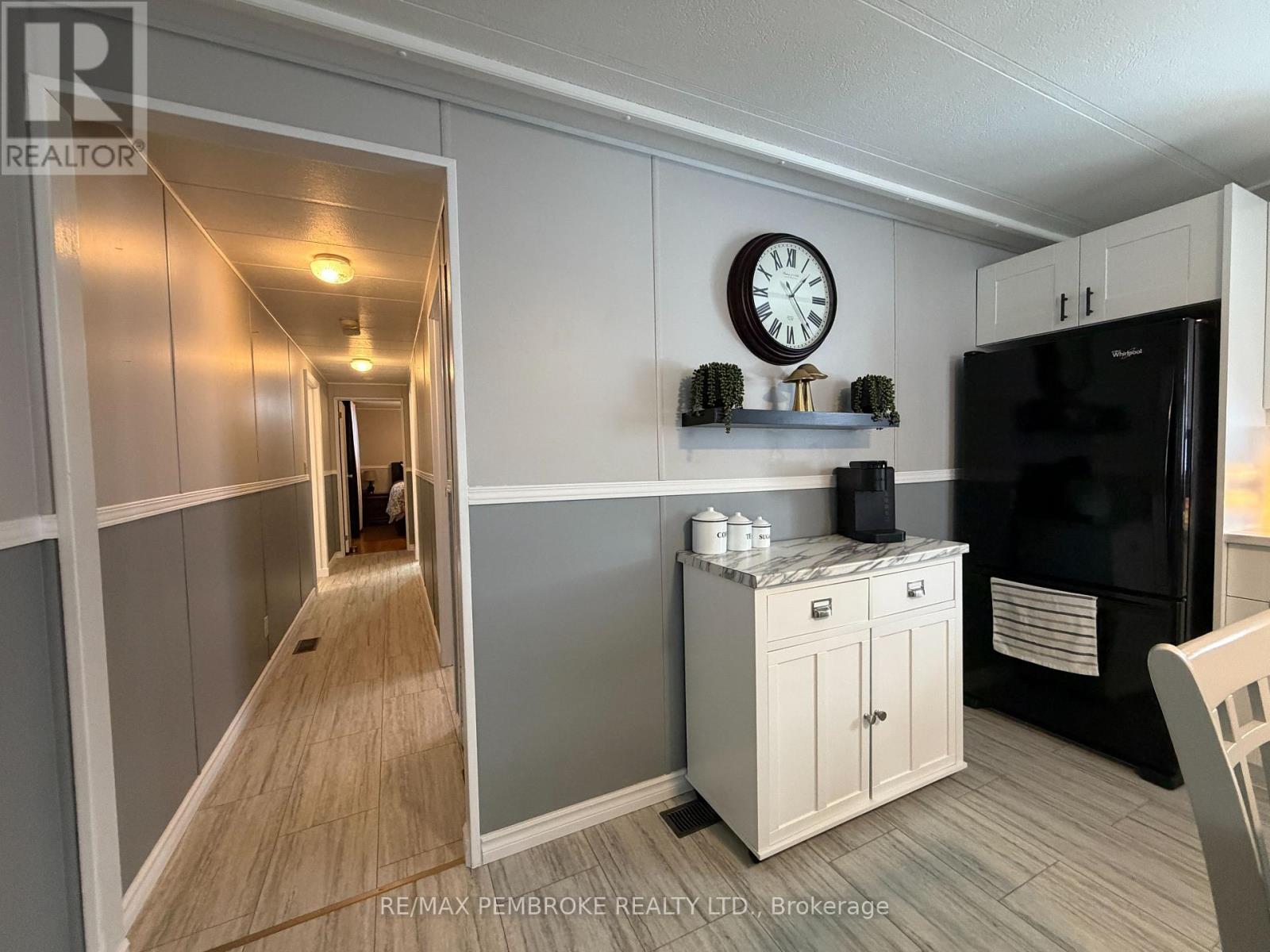 103 PINEHURST ESTATES - 11
