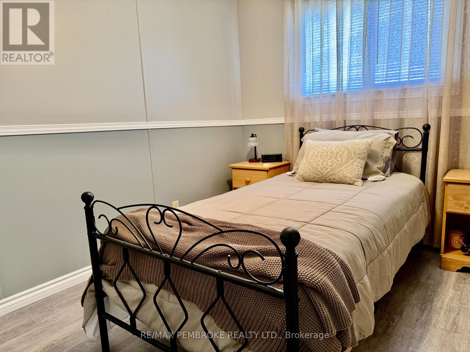 103 PINEHURST ESTATES - 26