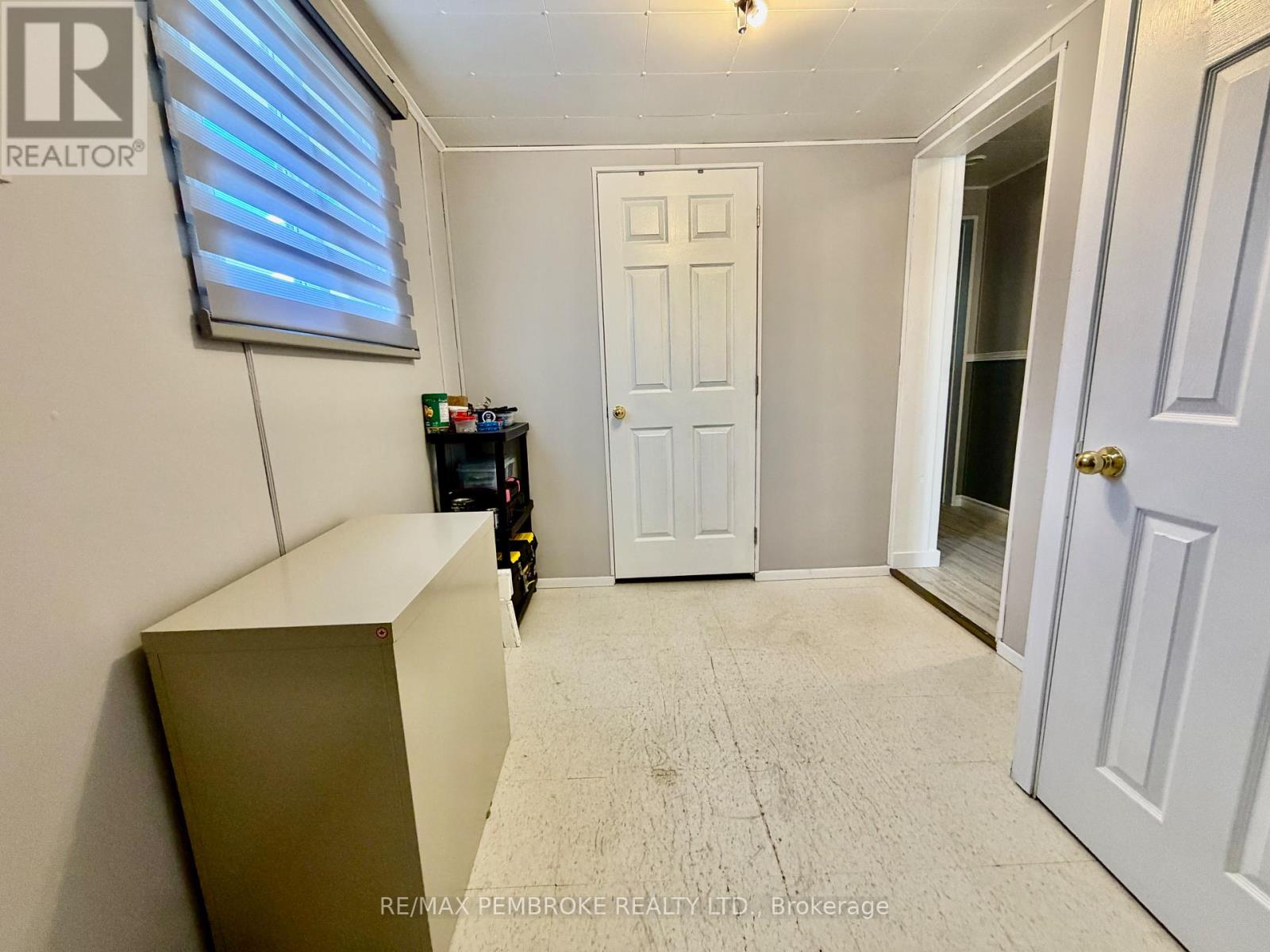 103 PINEHURST ESTATES - 23