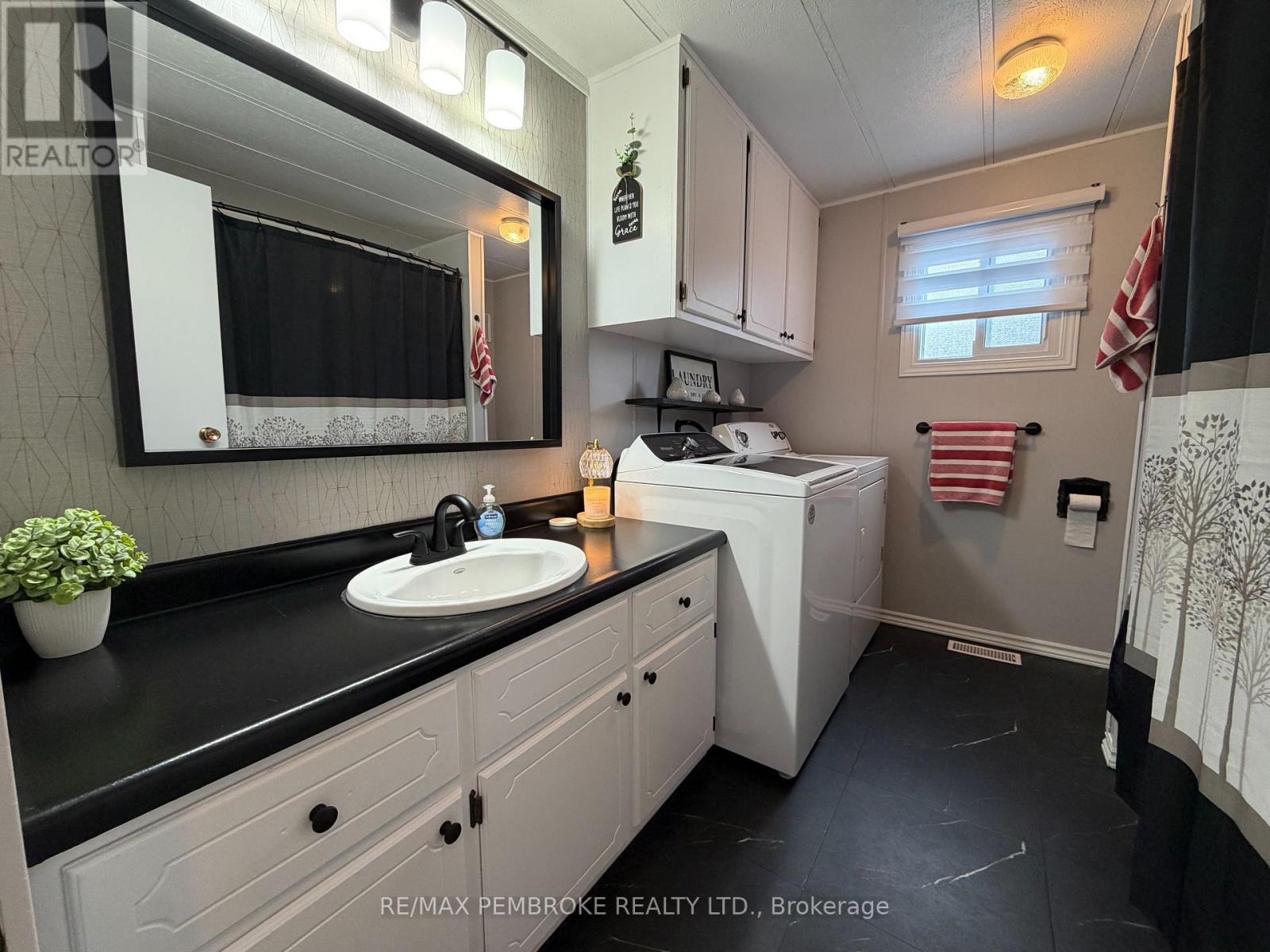 103 PINEHURST ESTATES - 14