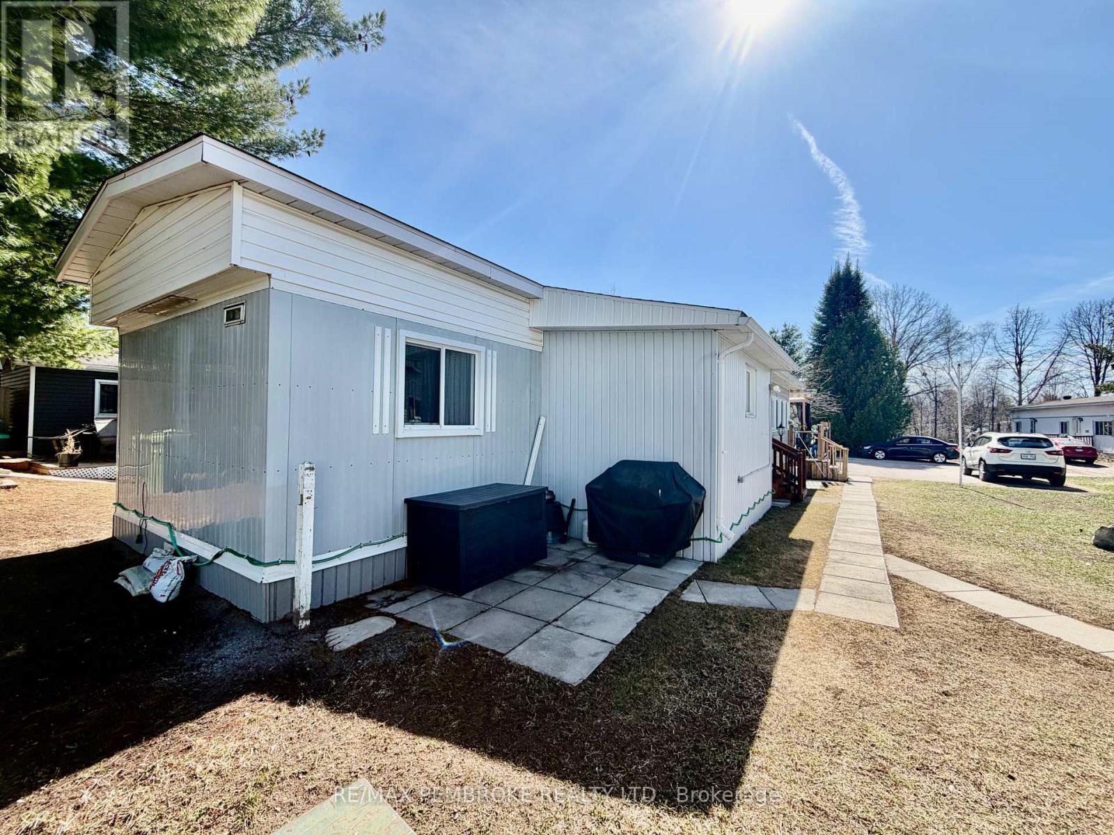 103 PINEHURST ESTATES - 18