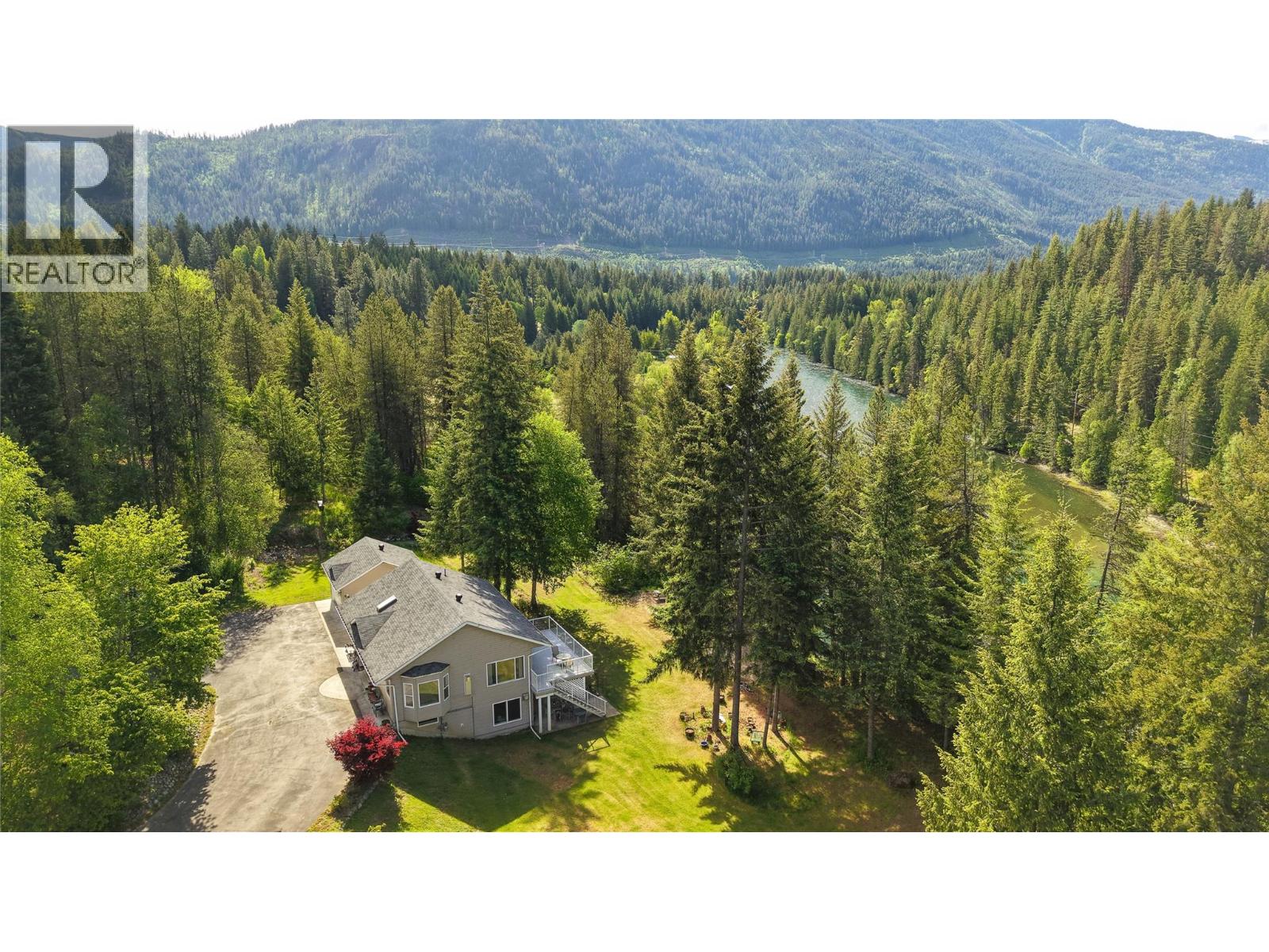 2693 Osachoff Road, South Slocan