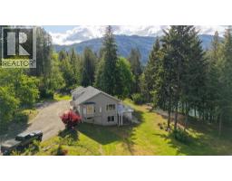 Foyer - 2693 Osachoff Road, South Slocan, BC V1N4P4 Photo 8