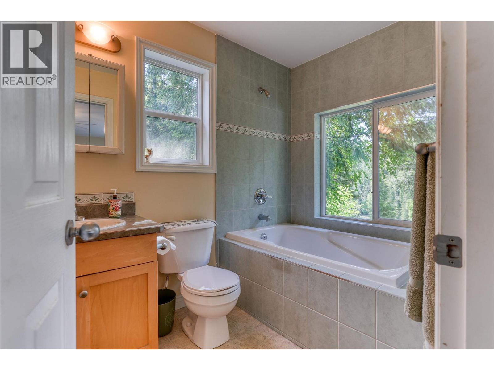 2693 Osachoff Road - 28