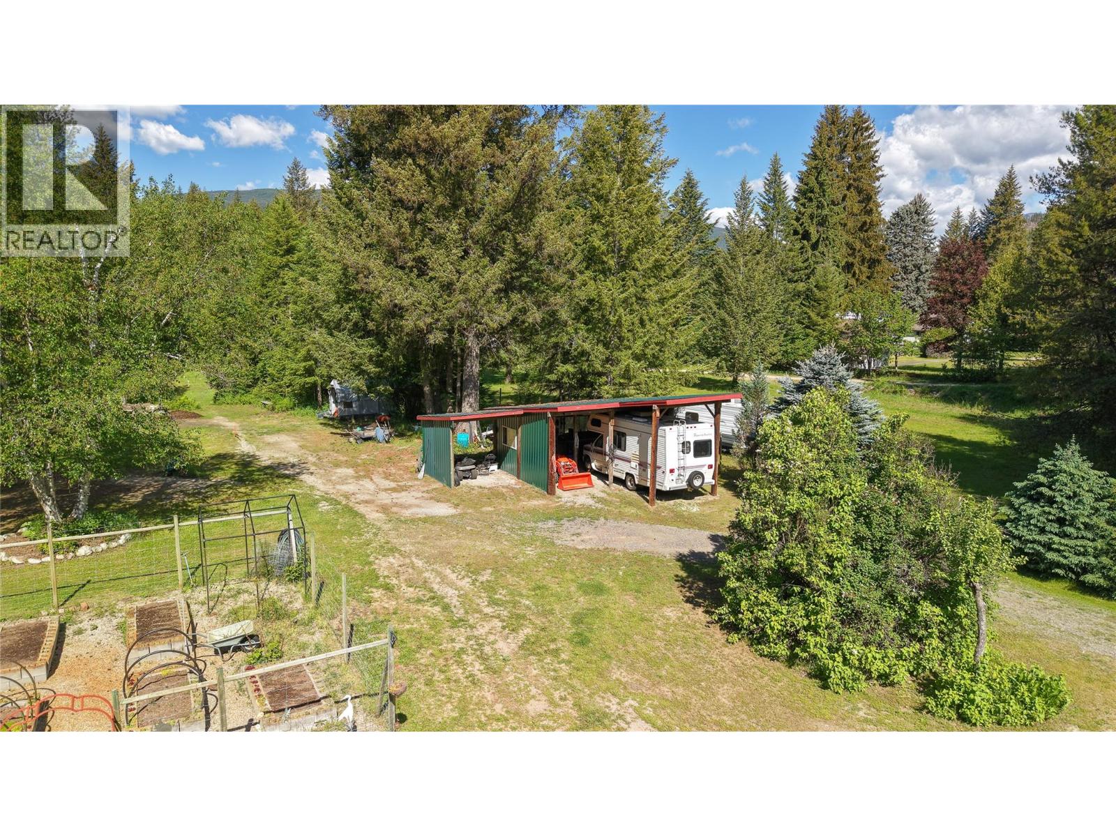 2693 Osachoff Road, South Slocan