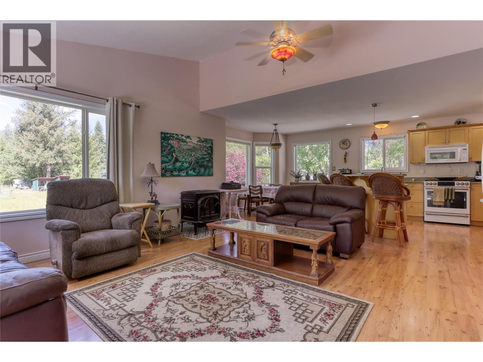 2693 Osachoff Road, South Slocan