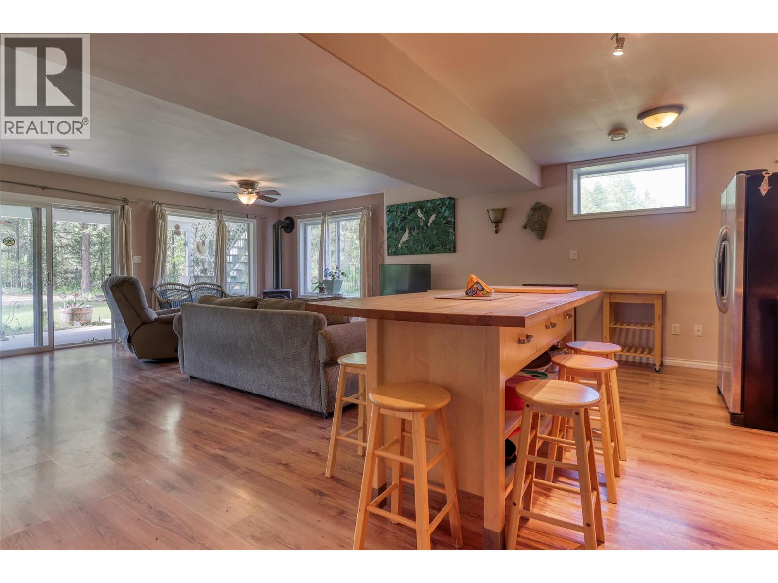 2693 Osachoff Road - 33