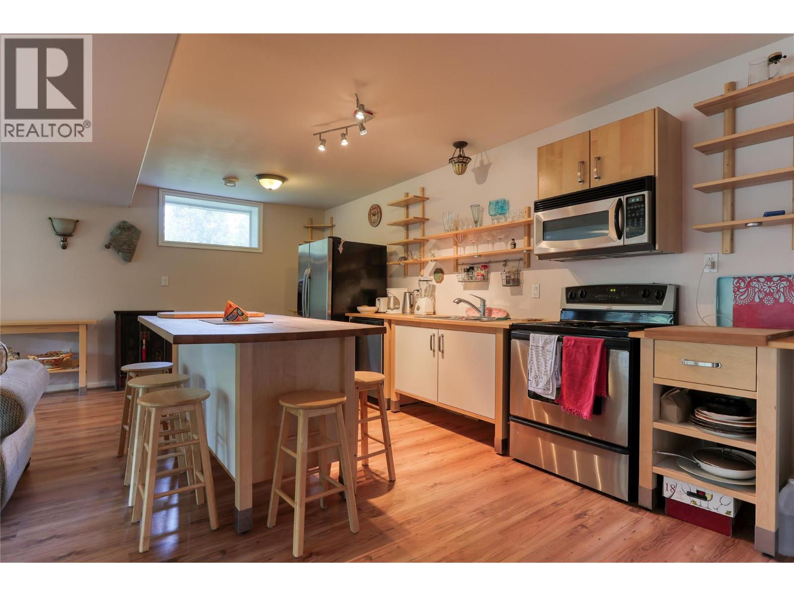 2693 Osachoff Road - 36