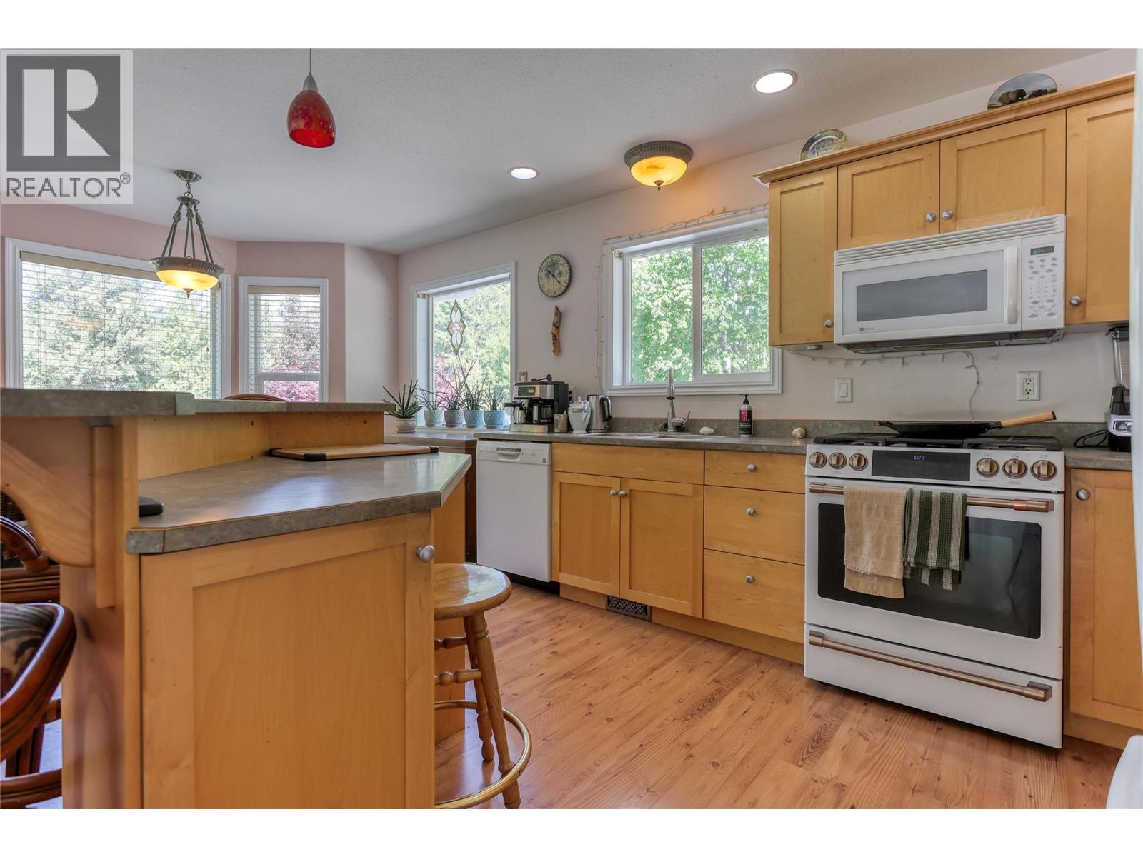 2693 Osachoff Road - 20