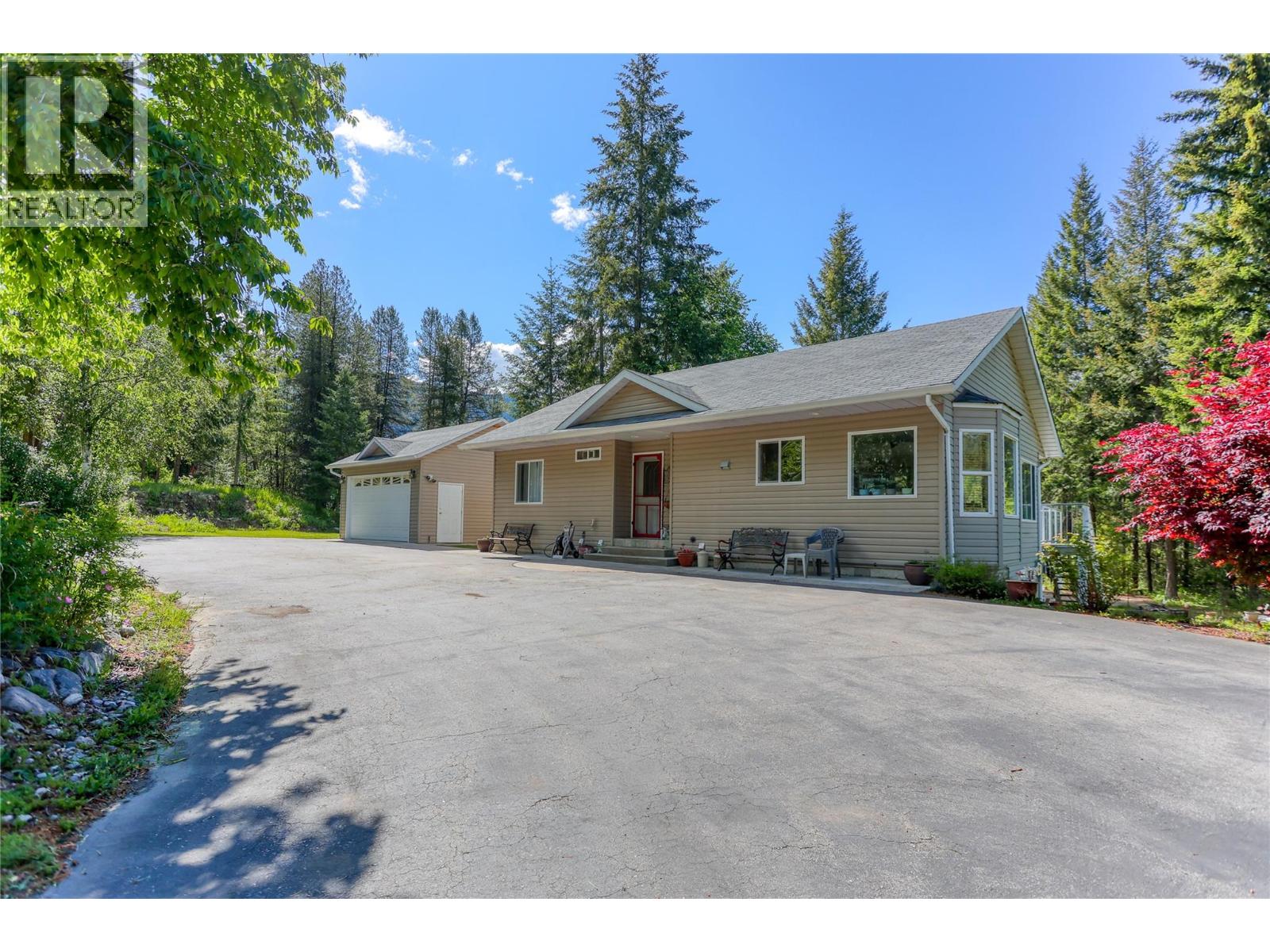 2693 Osachoff Road - 19