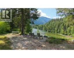 Kitchen - 2693 Osachoff Road, South Slocan, BC V1N4P4 Photo 7