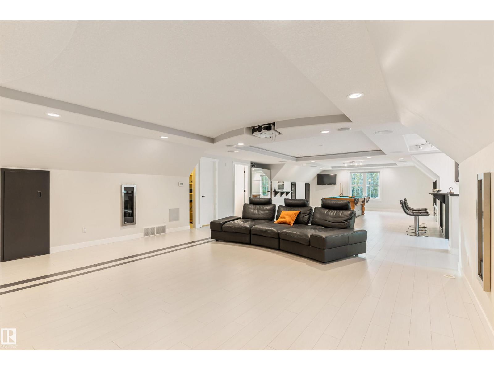 #25 52147 RGE ROAD 231 - 21