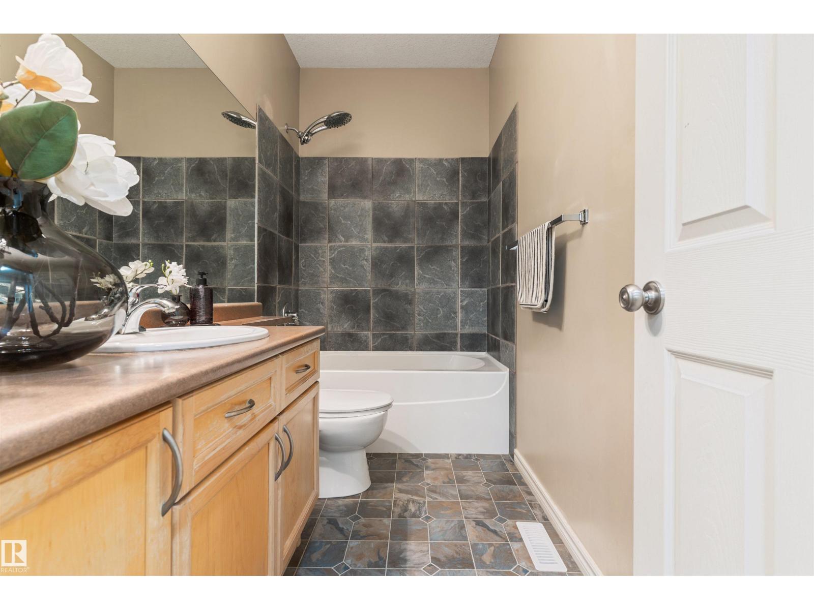 #25 52147 RGE ROAD 231 - 51