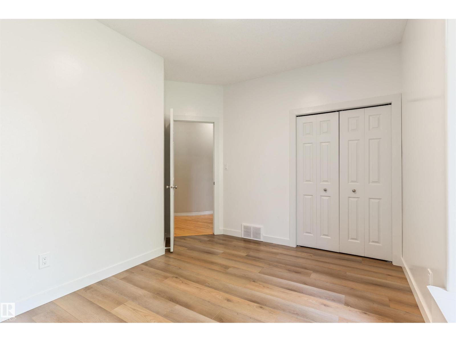 #25 52147 RGE ROAD 231 - 50