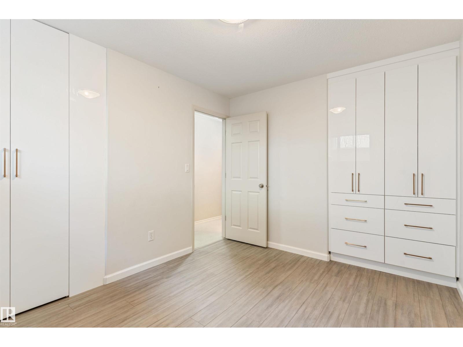 #25 52147 RGE ROAD 231 - 32